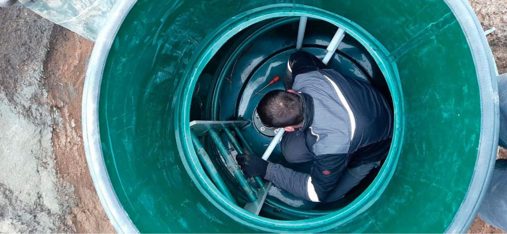 عزل خزانات المياة