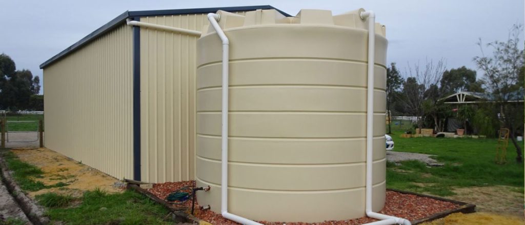 عزل خزانات المياه من الداخل والخارج